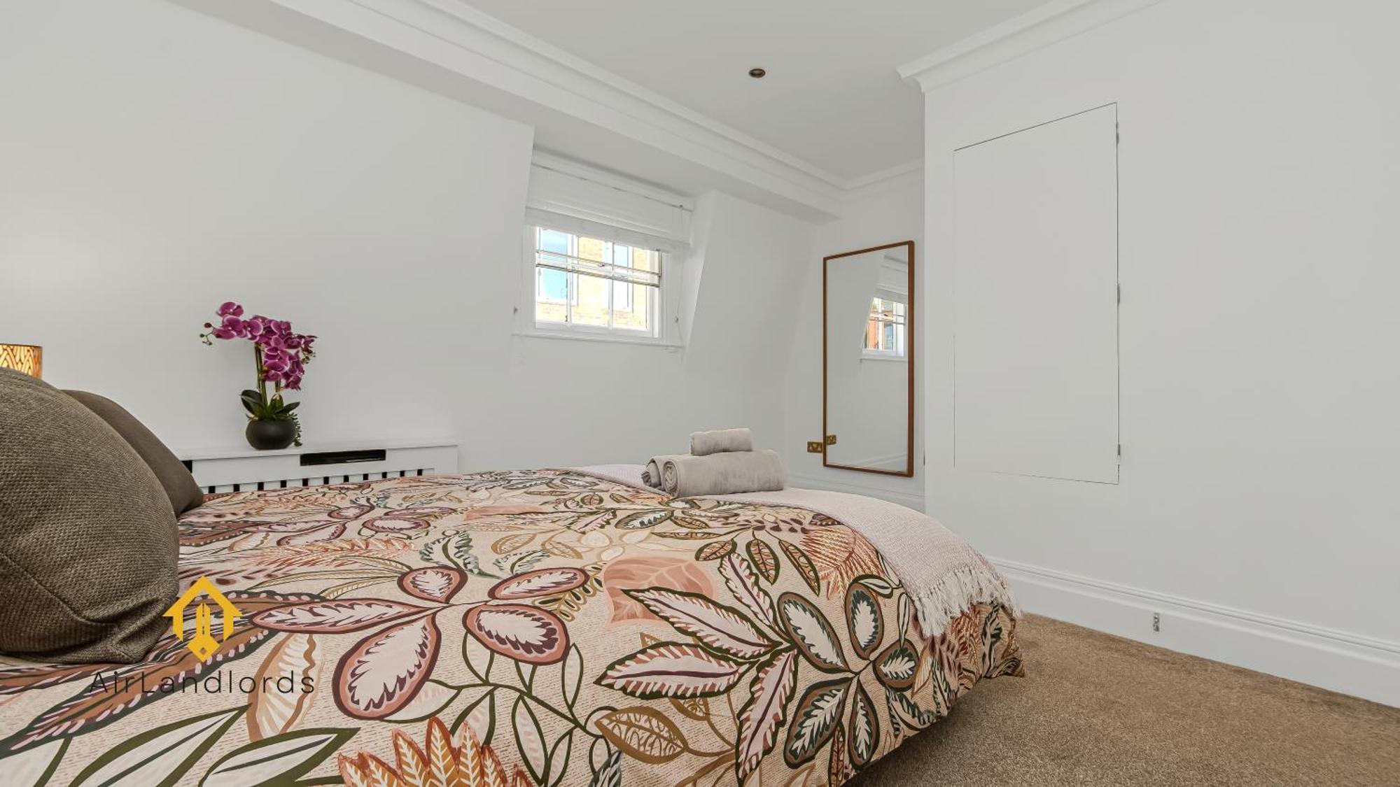 Exceptional 4 Bedroom House Paddington Station! Лондон Экстерьер фото