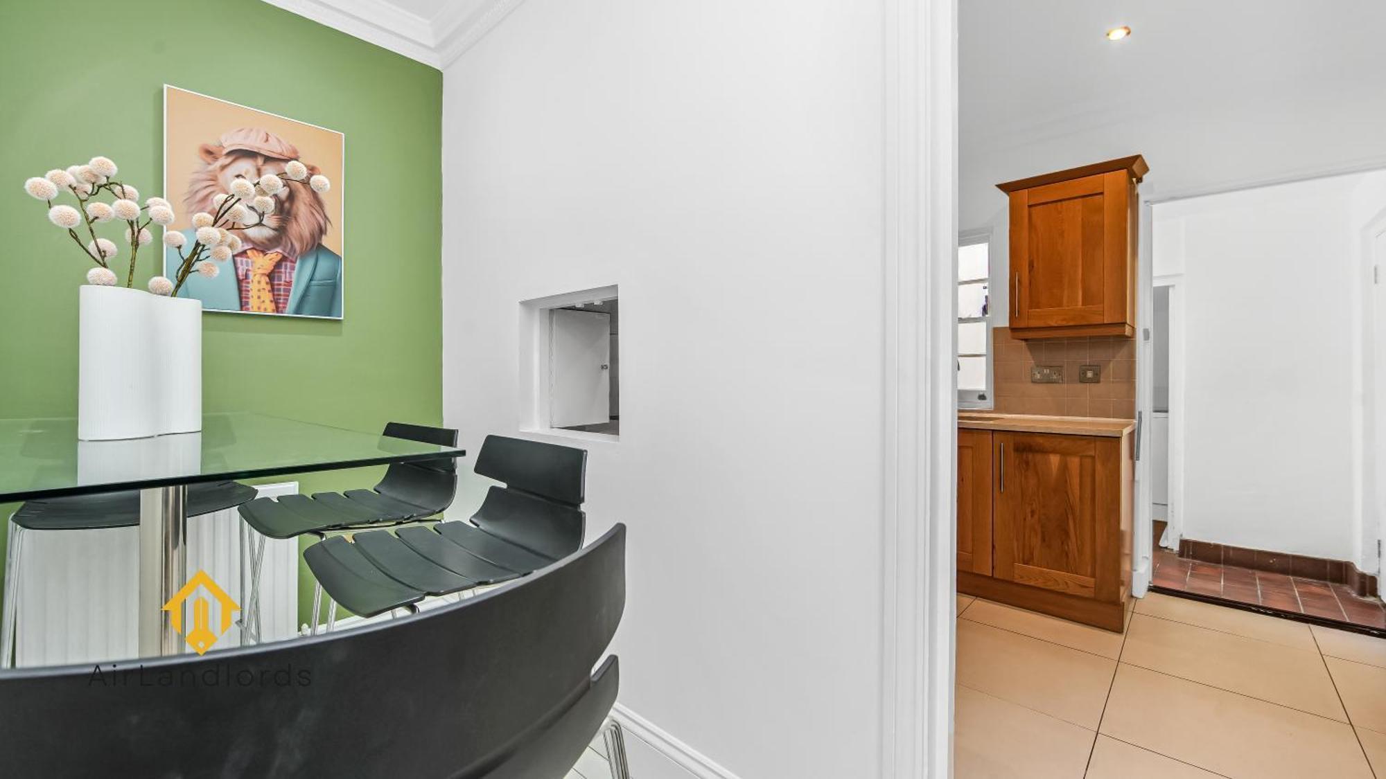 Exceptional 4 Bedroom House Paddington Station! Лондон Экстерьер фото