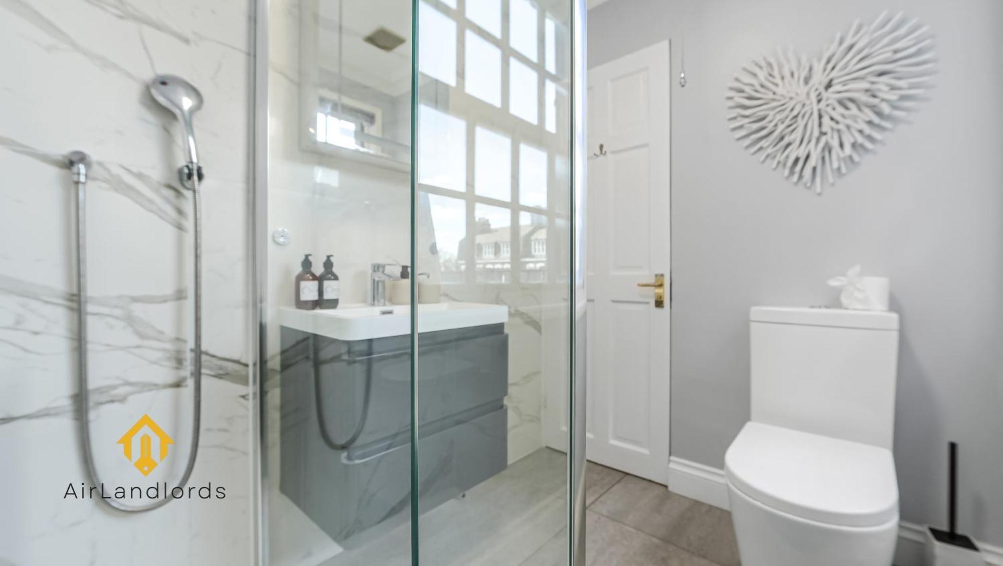 Exceptional 4 Bedroom House Paddington Station! Лондон Экстерьер фото